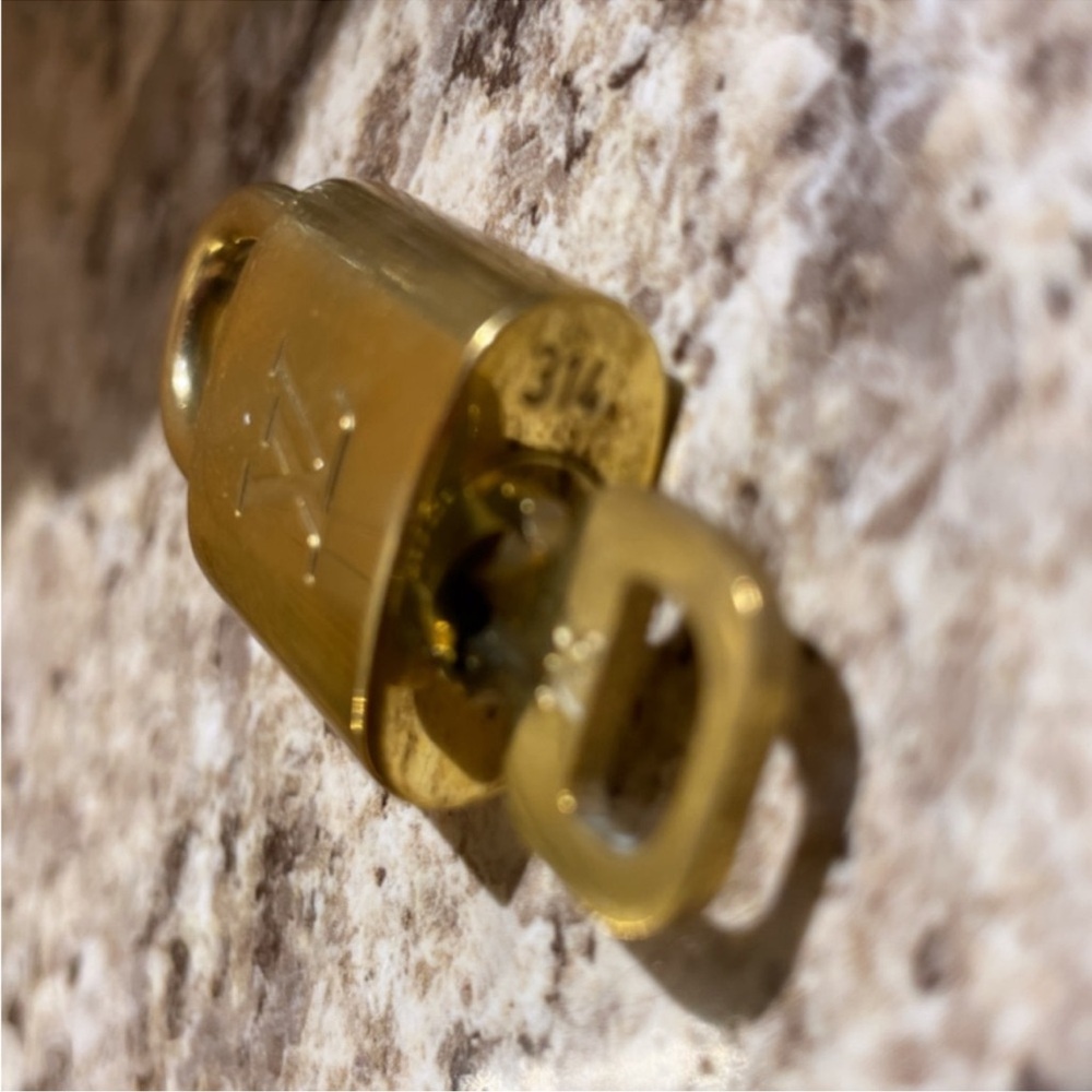 LV Lock & Key #314 - Picture 4 of 6